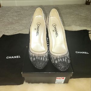 Authentic Chanel Sequin black and white  Heels 38.5 fit 37.5